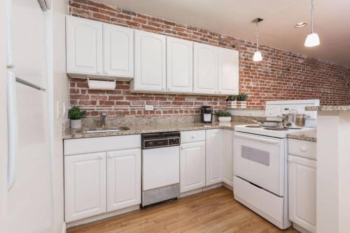 Apartamento Three-bedroom, Two-bath In Heart Of North End