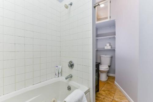 Apartamento Two-bedroom, One-bath Beacon Hill Apt