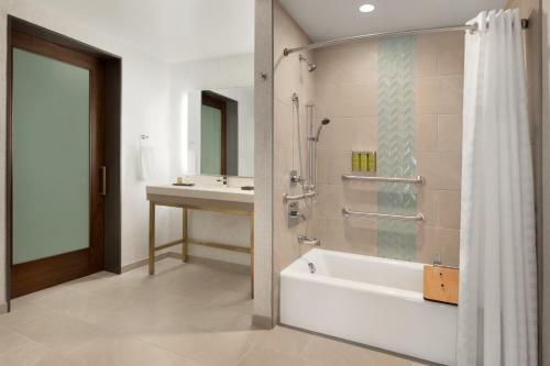 Hotel Embassy Suites By Hilton Boulder