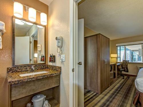 Motel Boulder University Inn