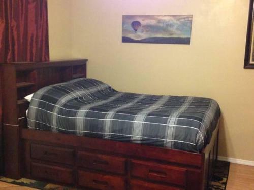 Lewis & Pearl Vacation Apartment A