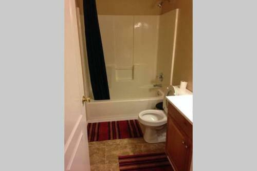 Lewis & Pearl Two-bedroom Apartment B