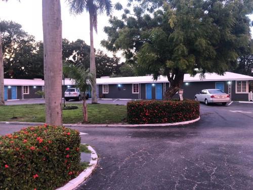 Hotel Bay Breeze Inn