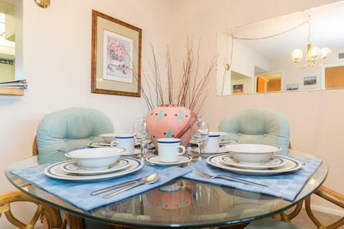 Waterway Two Bedroom Apartment, Unit 327