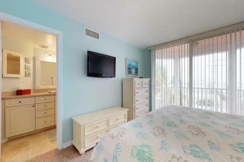 Anna Maria Island Club 40
