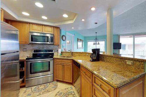 Anna Maria Island Club 40