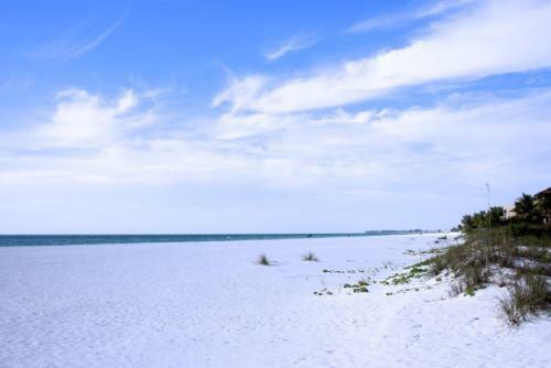 Apartamento Bay Drive Two-bedroom Condo Unit D