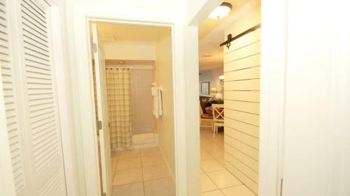 Apartamento Bay Drive Two-bedroom Condo Unit D