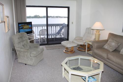 Apartamento Bay Drive Two-bedroom Condo Unit C