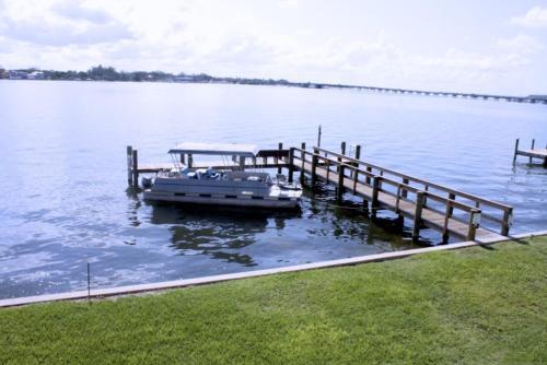 Apartamento Bay Drive Two-bedroom Condo Unit C