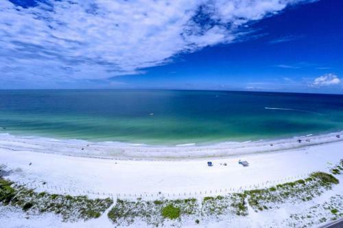 Anna Maria Island Beach View 207 Two-bedroom Apartment