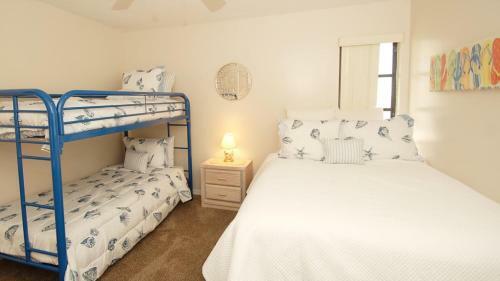 Anna Maria Island Beach View 207 Two-bedroom Apartment