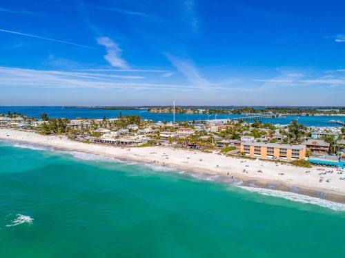 Anna Maria Island Beach Sands Two-bedroom Apartment