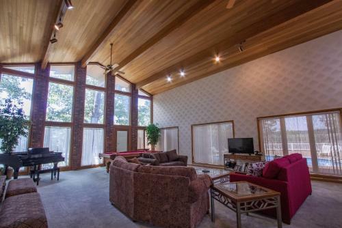 Woodlands Retreat Home