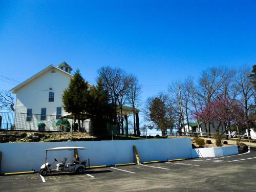 Hotel Branson Surrey Inn