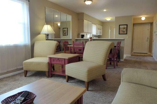 Golf View Pt. Roy. 2bdr Condo (51-12)