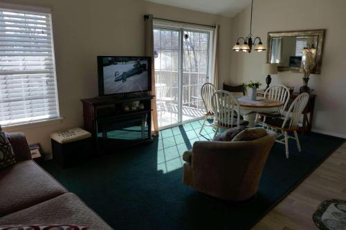 Fall Creek 4bdr Condo (42, 9&10)