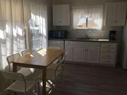 Elm Holiday Home 10810