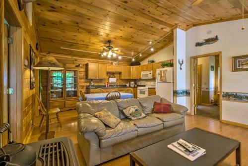 Lodge Nantahala Cabins