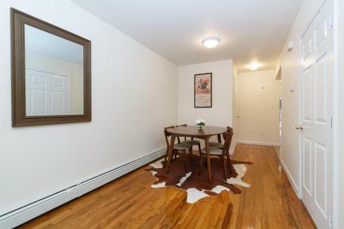 Private Garden 2 Bedroom Apartment