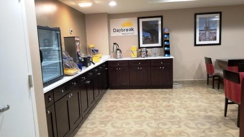 Hotel Days Inn By Wyndham Brooklyn Marine Park