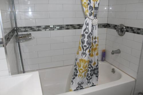 Apartamento Halsey Brownstone Inn