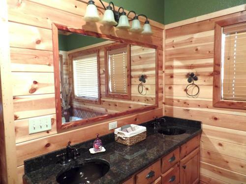 Knot The Norm Broken Bow Cabin