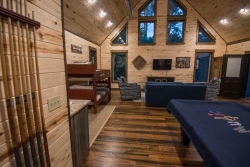 Water Music Cabin Broken Bow Cabin