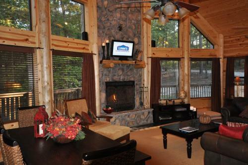 Copper Pines Cabin Broken Bow Cabin