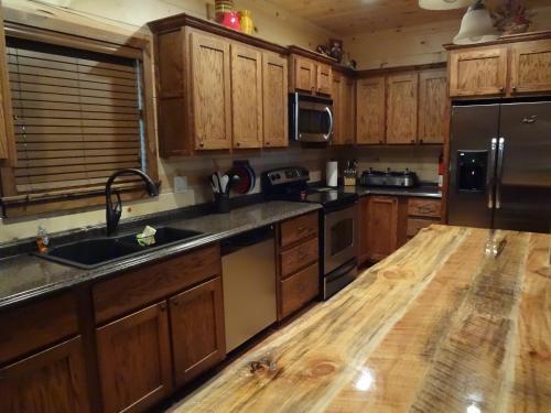 Deerfield Lodge Broken Bow Cabin