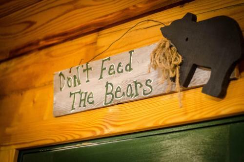 Bear Feet Retreat Cabin Broken Bow Cabin