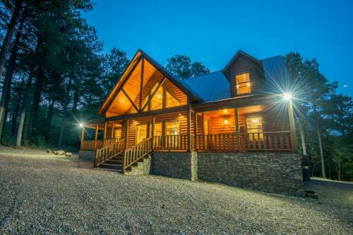 Huckleberry Inn Broken Bow Cabin