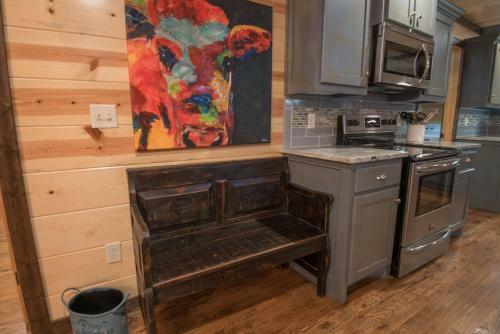 Huckleberry Inn Broken Bow Cabin