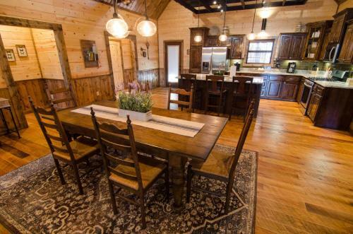 Highland Ridge Broken Bow Cabin