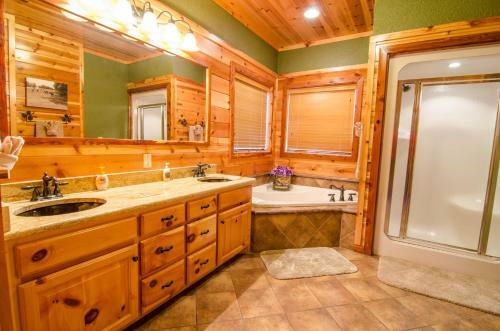 Mountain Breeze Cabin Broken Bow Cabin