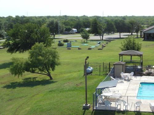 Bay Landing Camping Resort Cabin 10