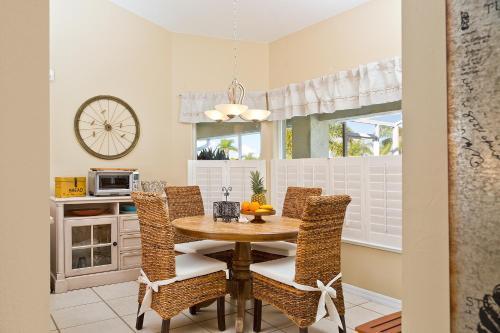 Cape Coral Waterfront Serenity