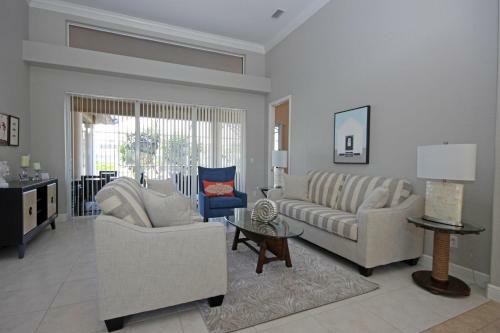Waterfront Villa Id5218