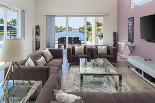 Cape Coral Contemporary Waterfront
