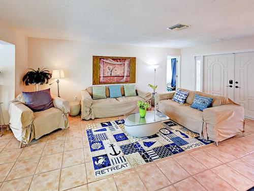 5019 Pelican Blvd Home
