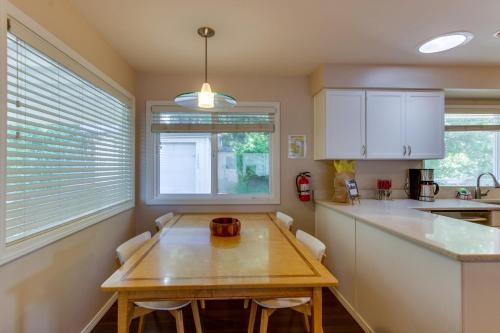 Hemlock Modern Beach House