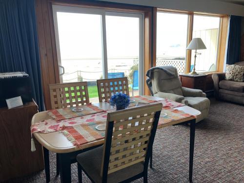 Hotel Webb's Scenic Surf