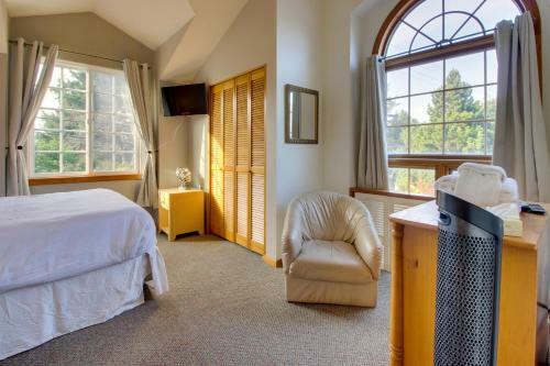 Beaches Inn | Pacific Surf Townhouse