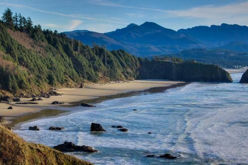 Beaches Inn | Pacific Surf Townhouse