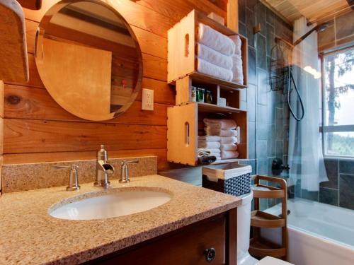 Cannon Beach Tree House