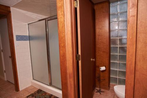 Leaning Oak Prd923 Home