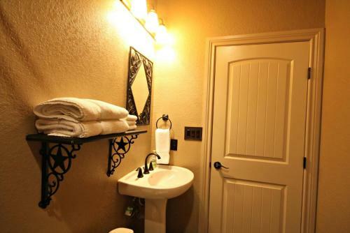 Canyon Lake Hideaway Home