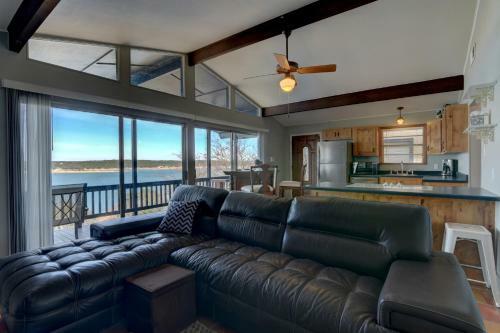 Blue Water Bungalow At Canyon Lake