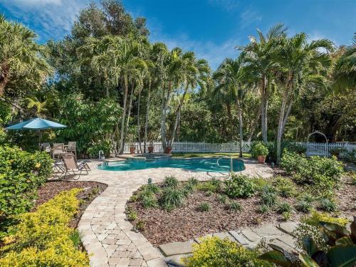 Palmflower House