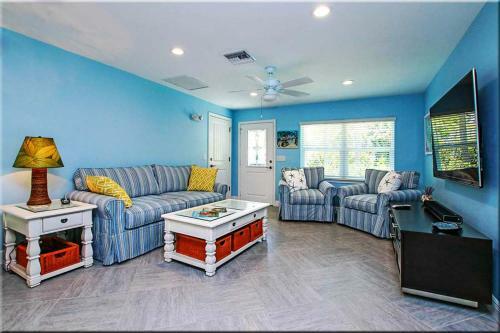 Chapin Lane Villa 11510 Home